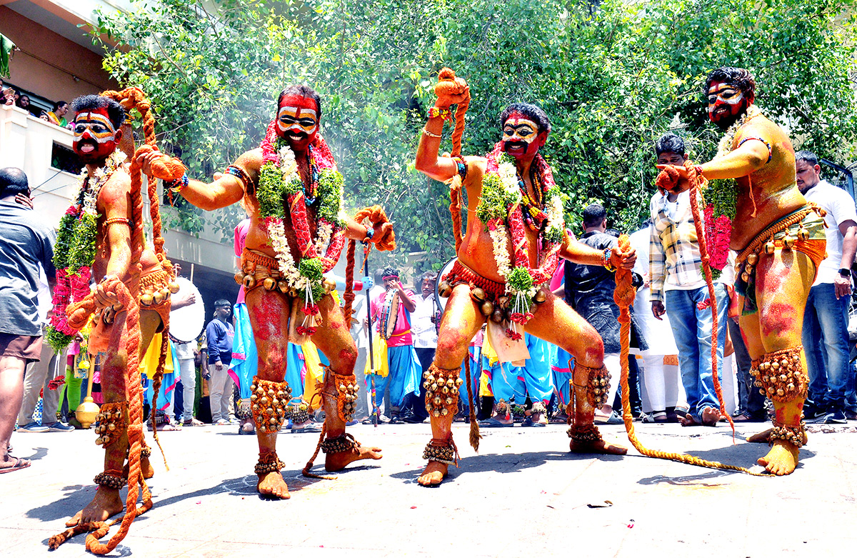 Telangana Bangaru Bonam to Vijayawada Kanaka Durga Pics - Sakshi26