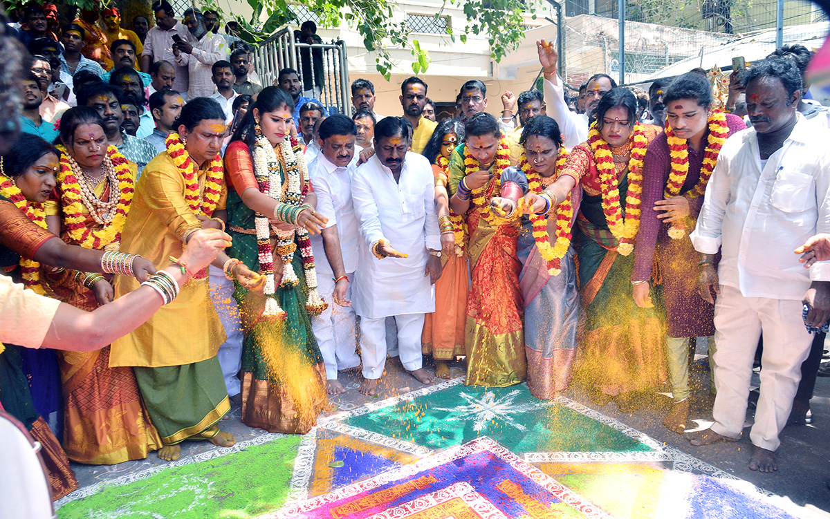 Telangana Bangaru Bonam to Vijayawada Kanaka Durga Pics - Sakshi30