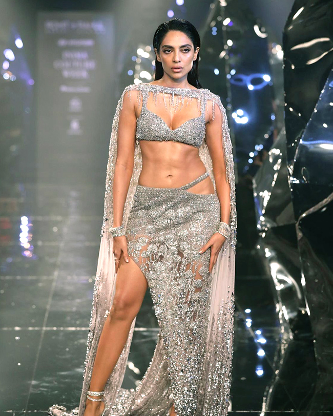 Anamika Khanna during the FDCI India Couture Week in New Delhi - Sakshi5