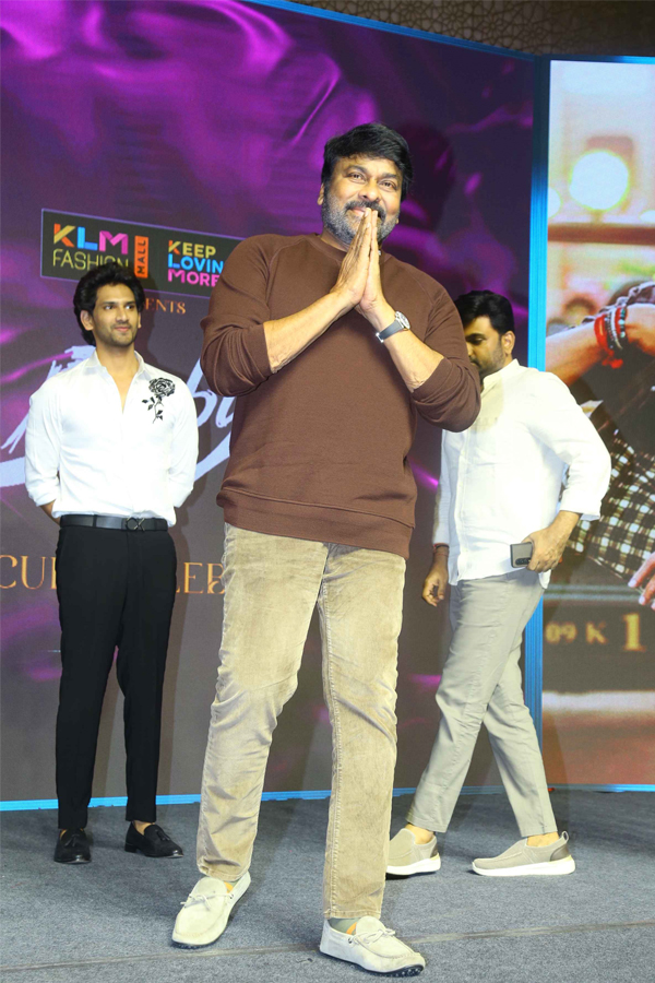 Megastar Chiranjeevi At Baby Movie Success Meet HD Photo Gallery - Sakshi25