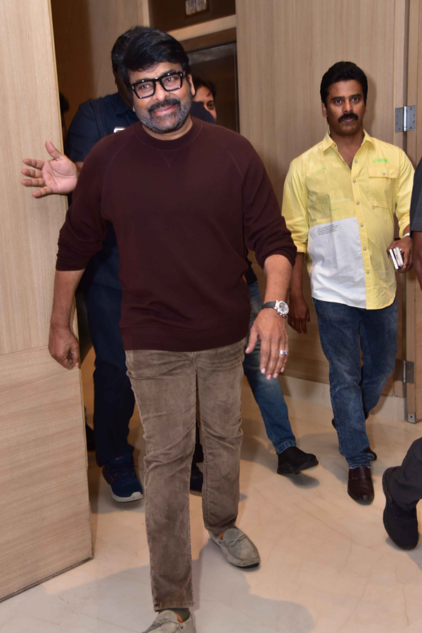 Megastar Chiranjeevi At Baby Movie Success Meet HD Photo Gallery - Sakshi22