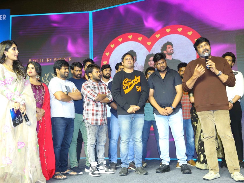 Megastar Chiranjeevi At Baby Movie Success Meet HD Photo Gallery - Sakshi38