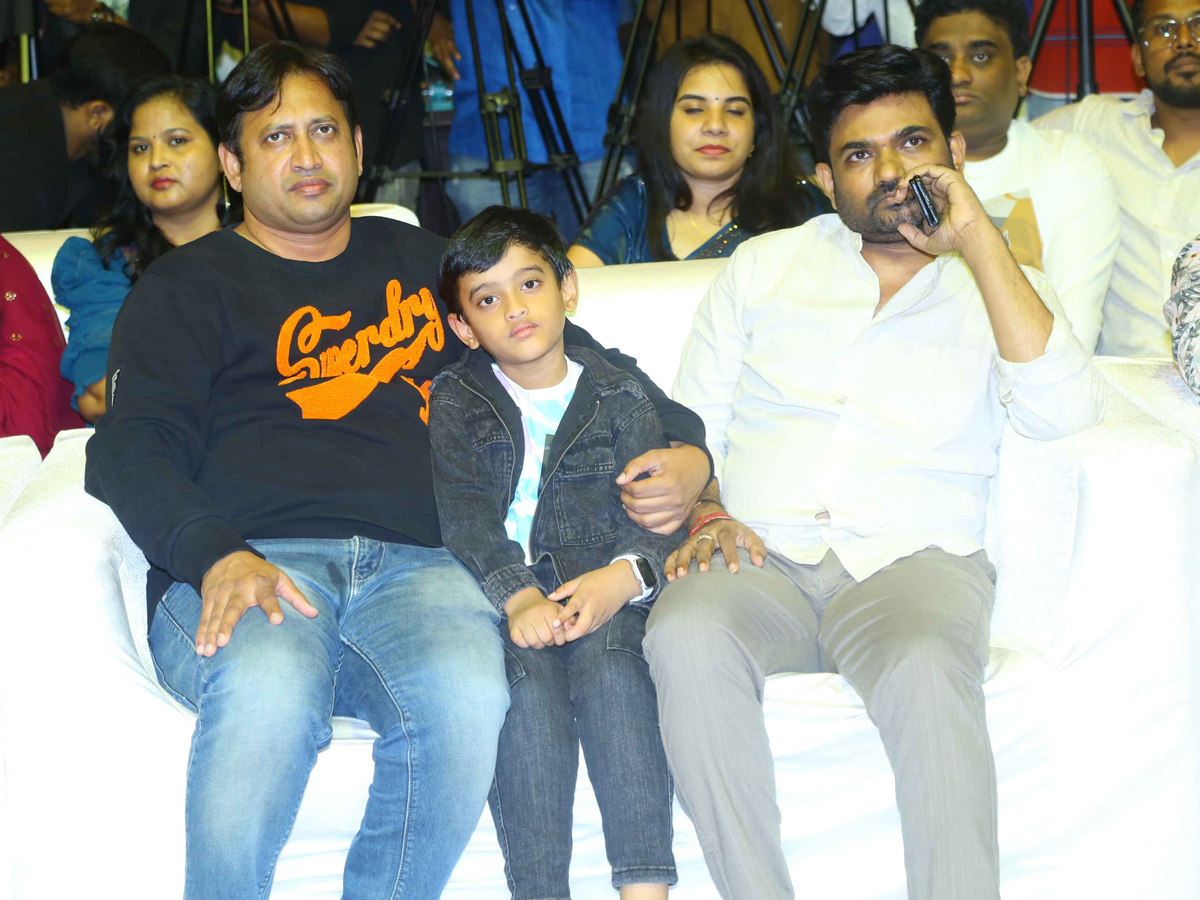 Megastar Chiranjeevi At Baby Movie Success Meet HD Photo Gallery - Sakshi6