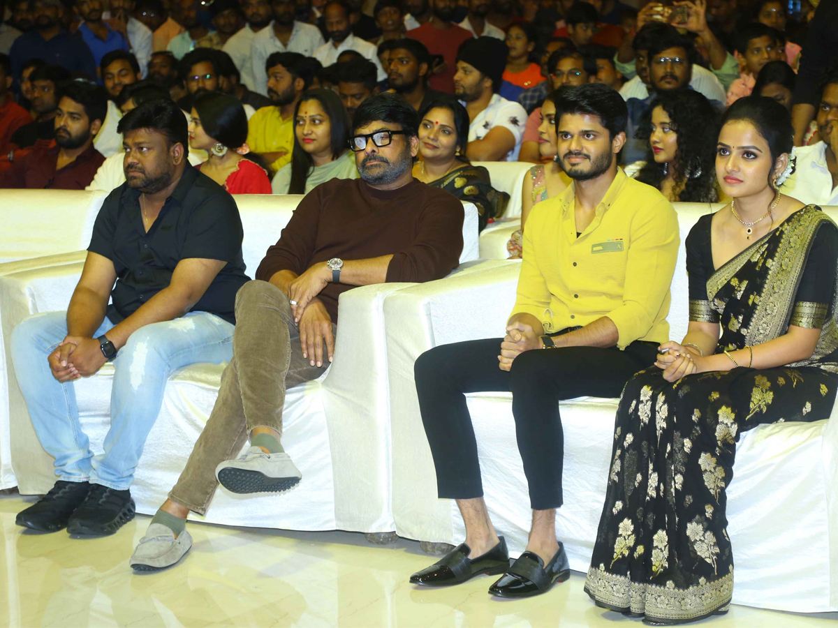 Megastar Chiranjeevi At Baby Movie Success Meet HD Photo Gallery - Sakshi3