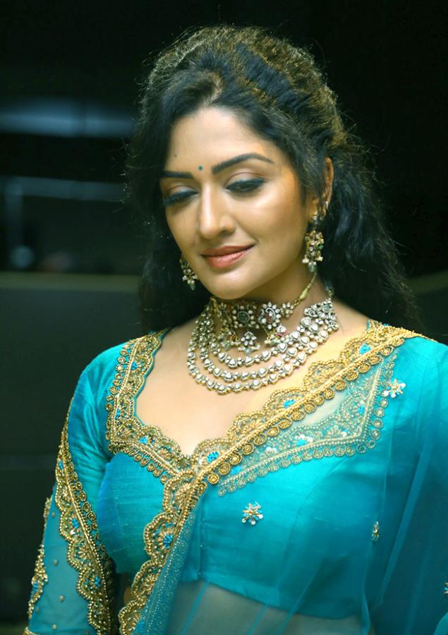  Actress Vimala Raman New Pics at Rudrangi Movie - Sakshi38