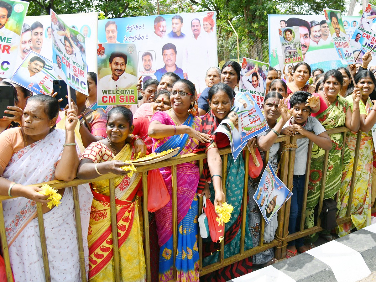 CM Jagan Convoy Receives Grand Welcome at Chittoor Photos - Sakshi3