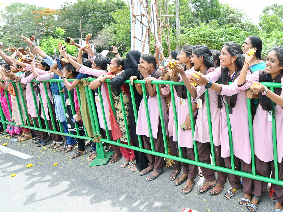 CM Jagan Convoy Receives Grand Welcome at Chittoor Photos - Sakshi7