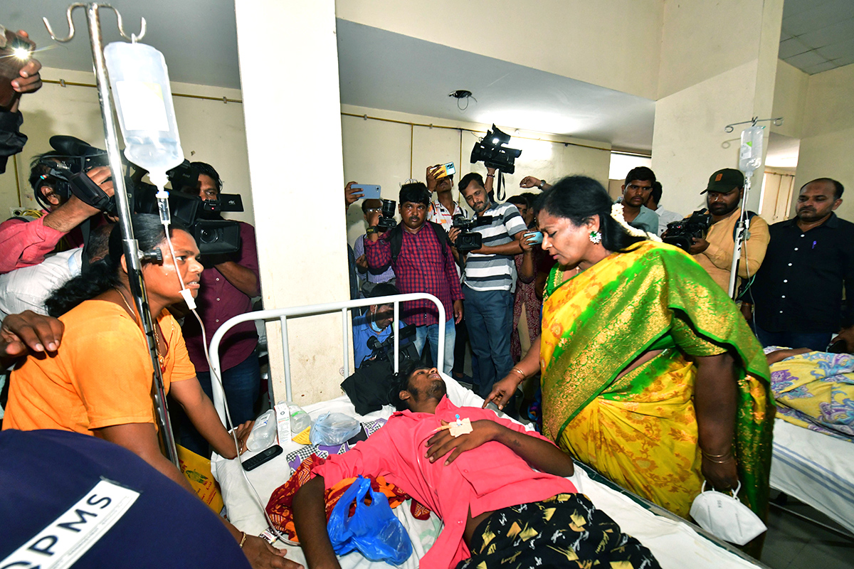 Governor Tamilisai Surprise Visit To The Osmania Hospital Pics - Sakshi2