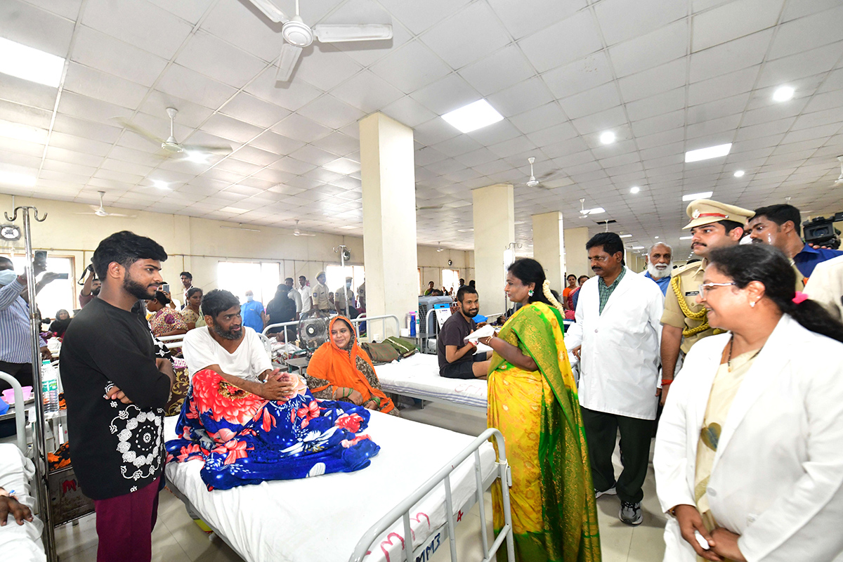 Governor Tamilisai Surprise Visit To The Osmania Hospital Pics - Sakshi23