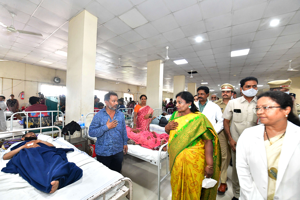 Governor Tamilisai Surprise Visit To The Osmania Hospital Pics - Sakshi24