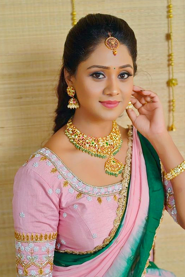 Bigg Boss beauty Keerthy Bhatt is going to marry hero Vijay Karthik Photos - Sakshi4