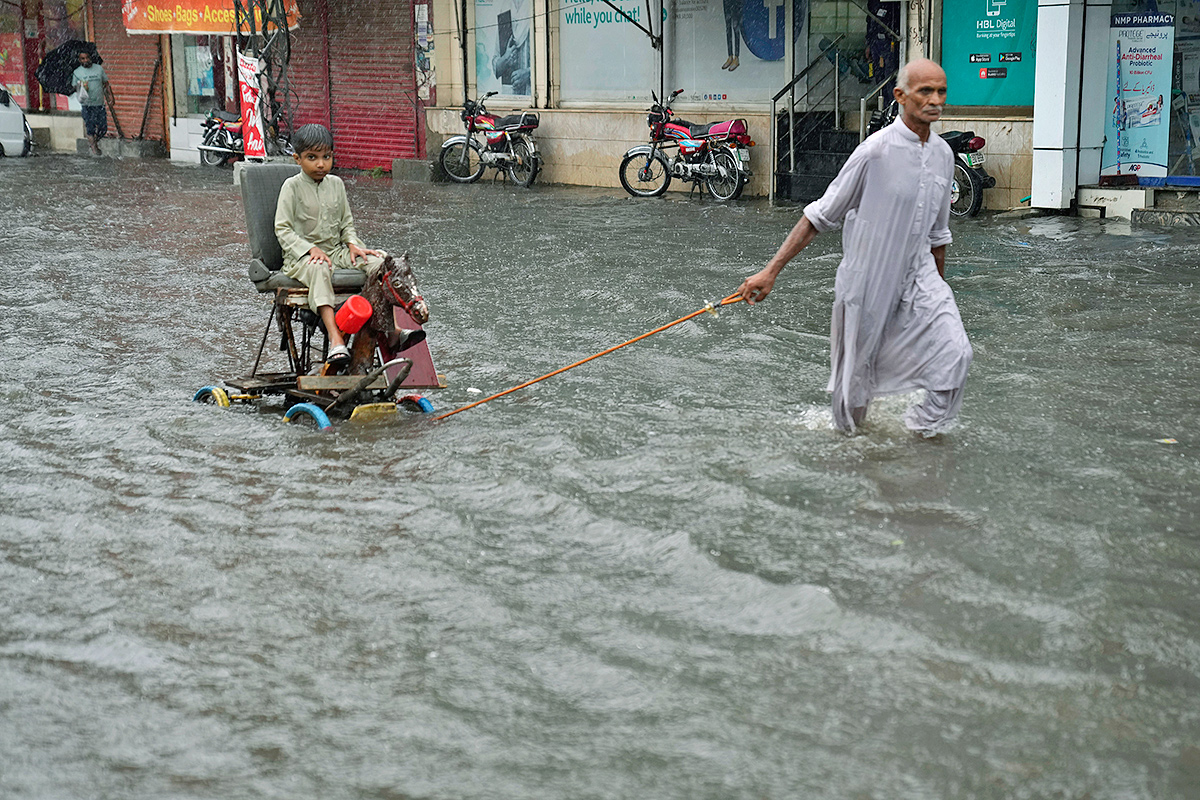 Monsoon New Spell Heavy Rainfall in Lahore - Sakshi1