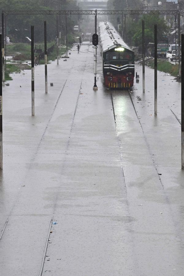 Monsoon New Spell Heavy Rainfall in Lahore - Sakshi12