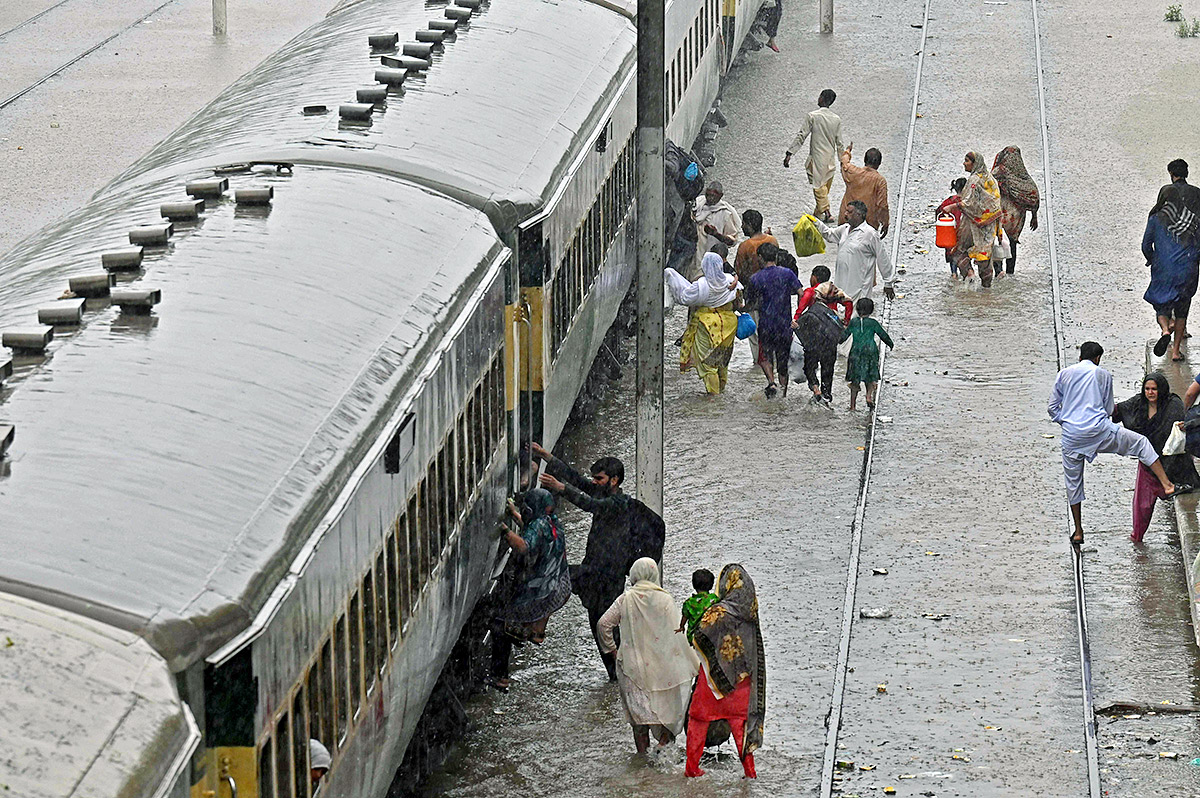 Monsoon New Spell Heavy Rainfall in Lahore - Sakshi13