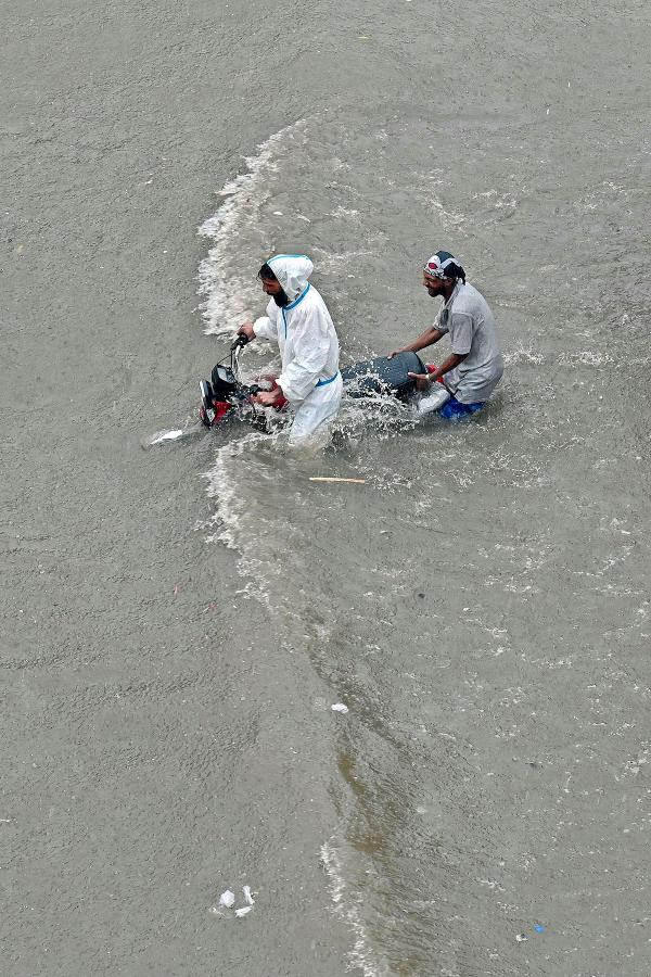 Monsoon New Spell Heavy Rainfall in Lahore - Sakshi14