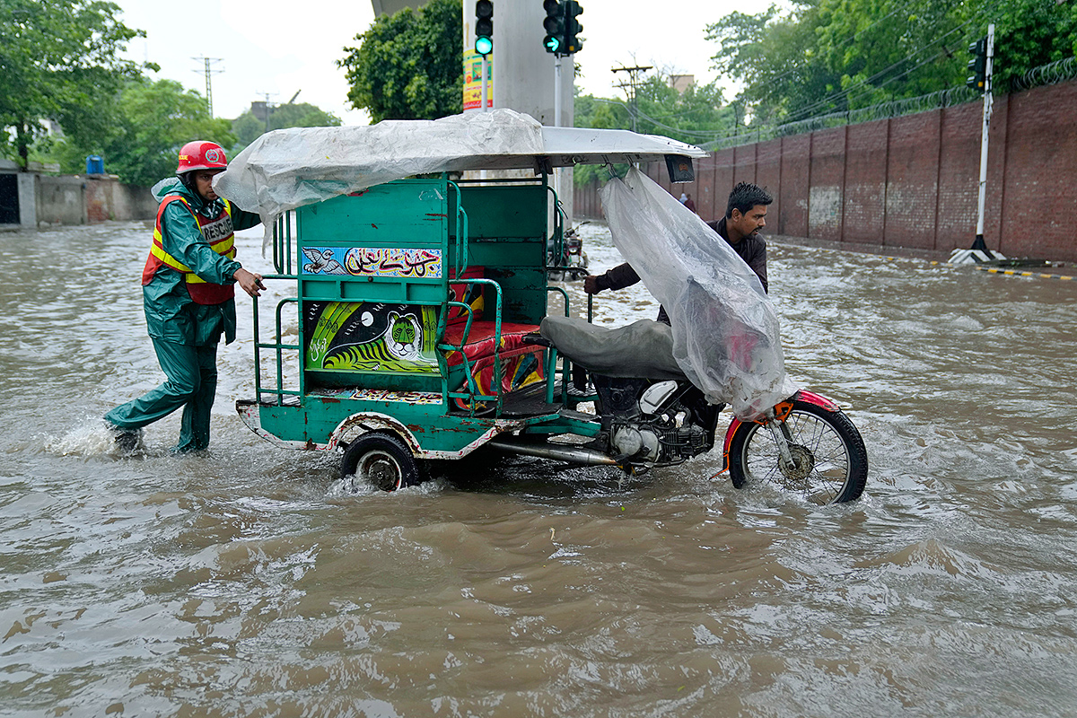 Monsoon New Spell Heavy Rainfall in Lahore - Sakshi3