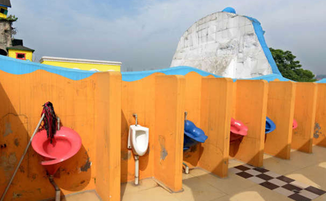 Controversial And Bizarre Toilet Facts From Around The World - Sakshi17