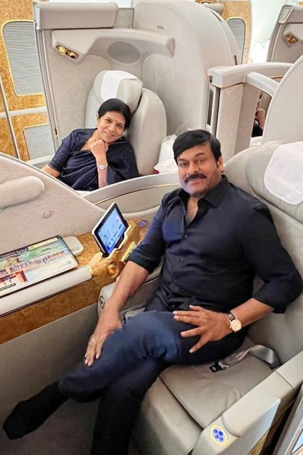 Chiranjeevi, Wife Surekha Jet Off For US Vacation Photo Gallery - Sakshi7