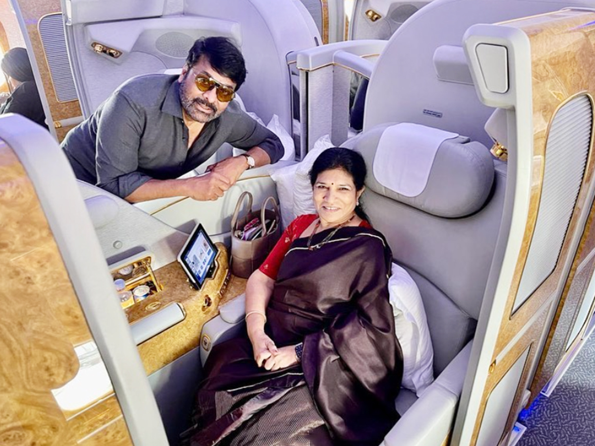 Chiranjeevi, Wife Surekha Jet Off For US Vacation Photo Gallery - Sakshi3