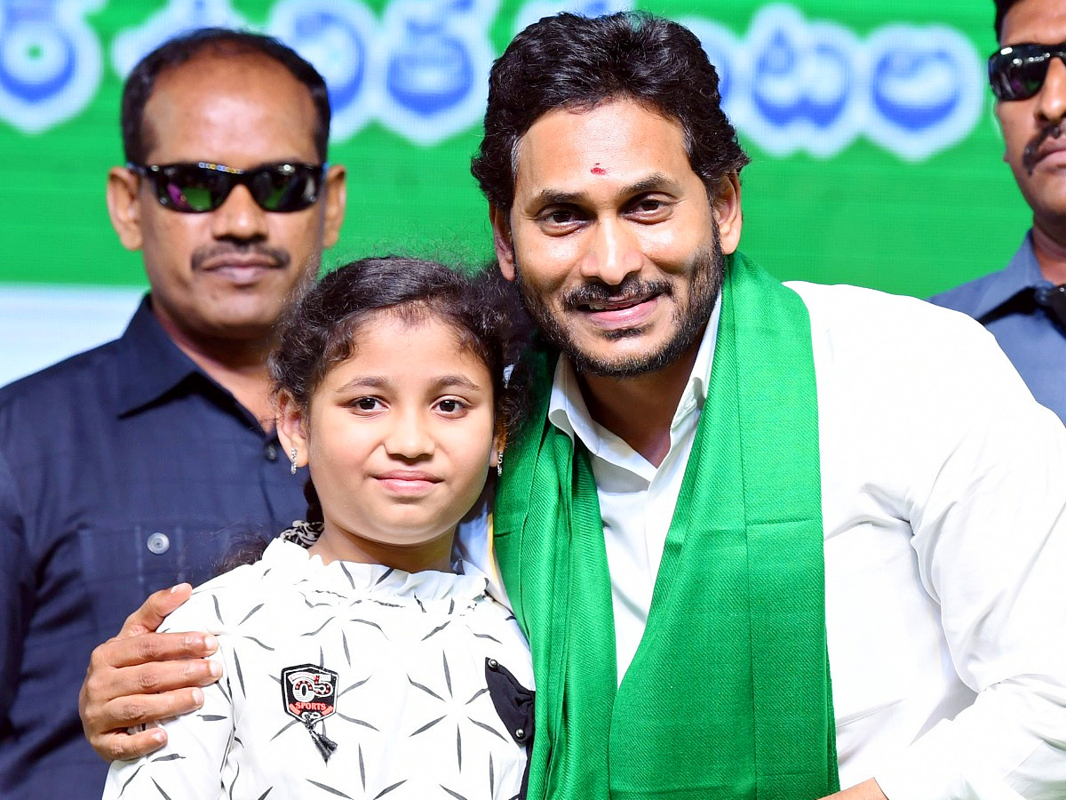 CM Jagan Kalyandurgam Tour Photos - Sakshi16