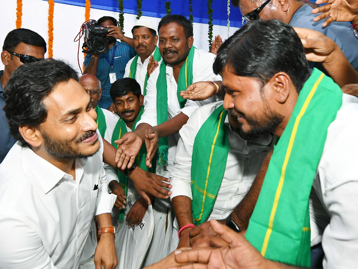 CM Jagan Kalyandurgam Tour Photos - Sakshi6