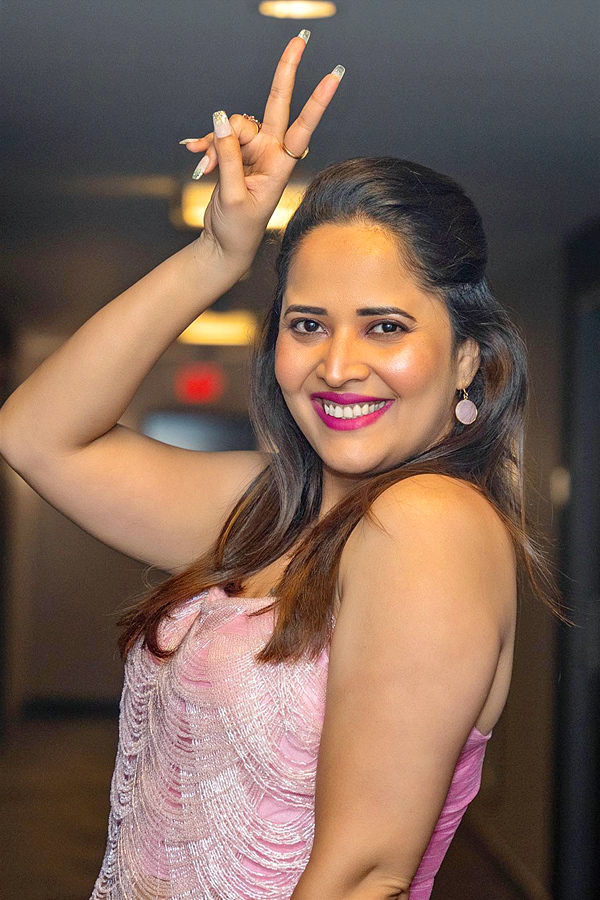 Anchor Anasuya Enjoying Weekend Photos - Sakshi4