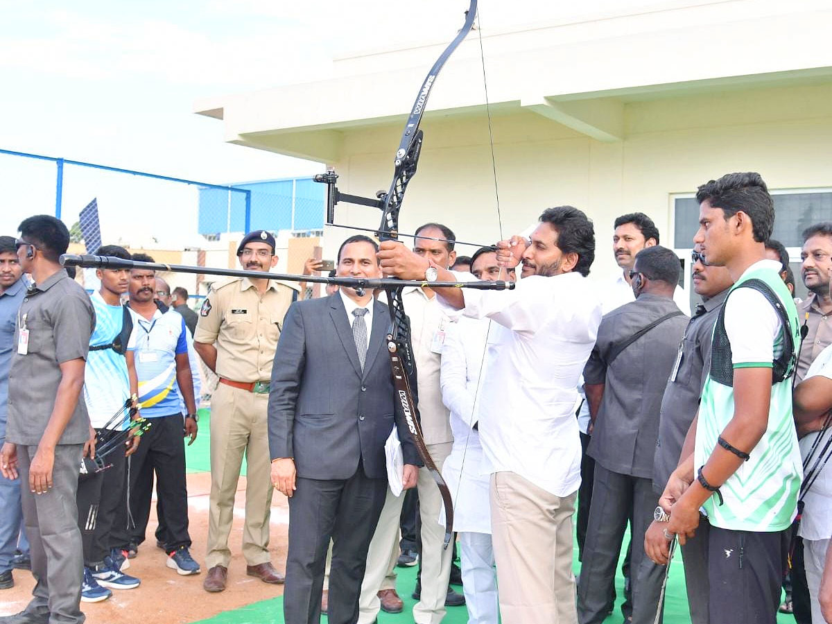 CM Jagan Inaugurates YSR Sports Academy at Pulivendula Photos - Sakshi12