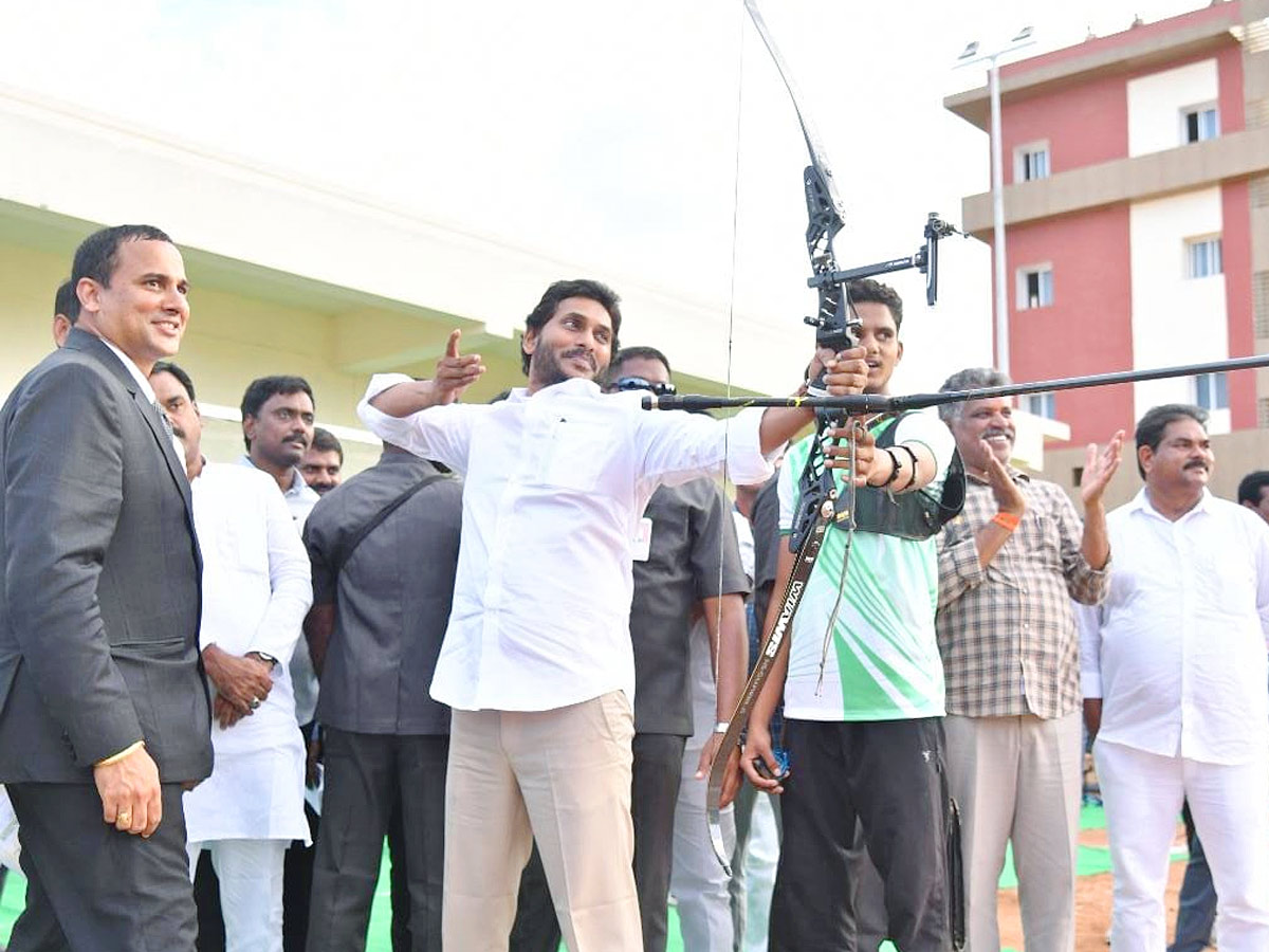 CM Jagan Inaugurates YSR Sports Academy at Pulivendula Photos - Sakshi15