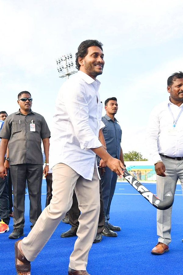 CM Jagan Inaugurates YSR Sports Academy at Pulivendula Photos - Sakshi5