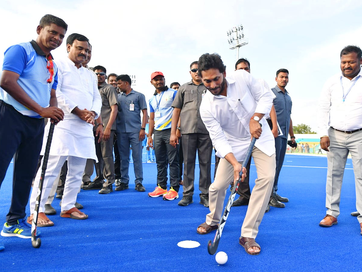 CM Jagan Inaugurates YSR Sports Academy at Pulivendula Photos - Sakshi2