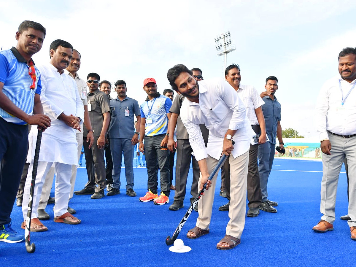 CM Jagan Inaugurates YSR Sports Academy at Pulivendula Photos - Sakshi7