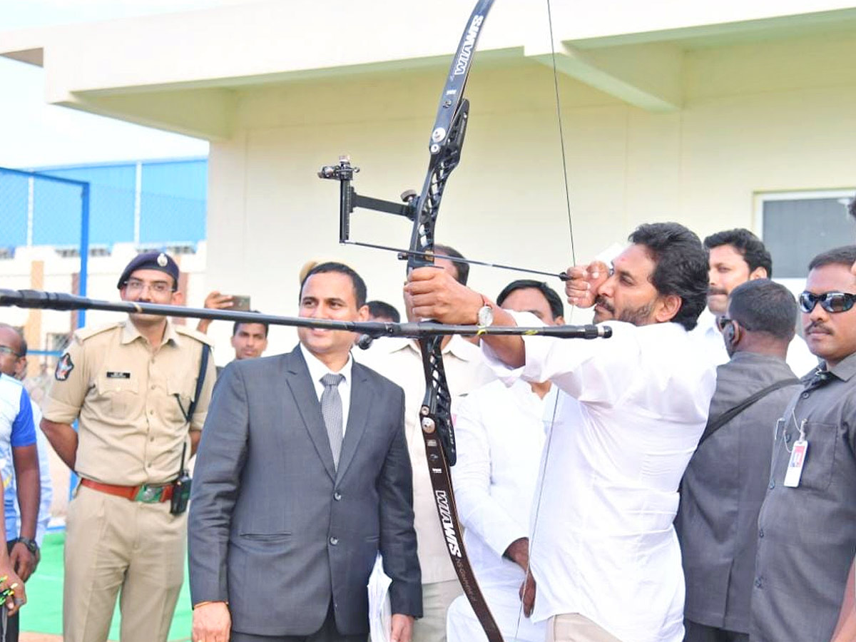 CM Jagan Inaugurates YSR Sports Academy at Pulivendula Photos - Sakshi9