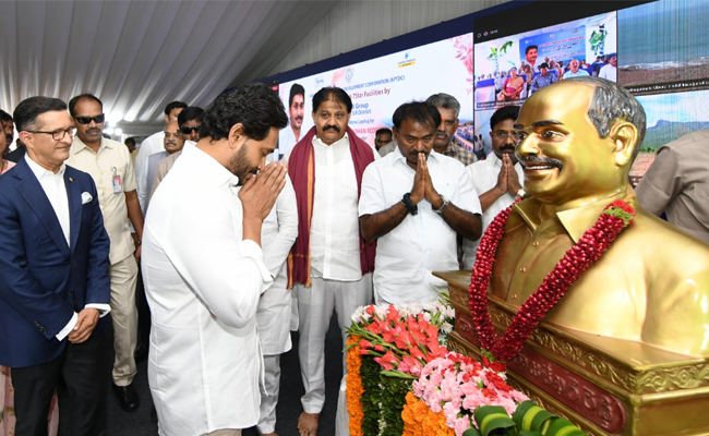 CM YS Jagan Participates in Oberoi Hotel Foundation Stone Program Photos - Sakshi4