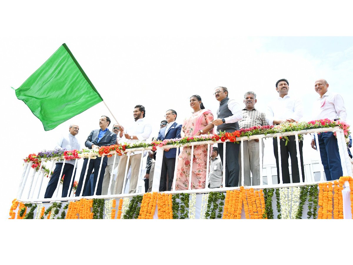 CM YS Jagan Participates in Oberoi Hotel Foundation Stone Program Photos - Sakshi15