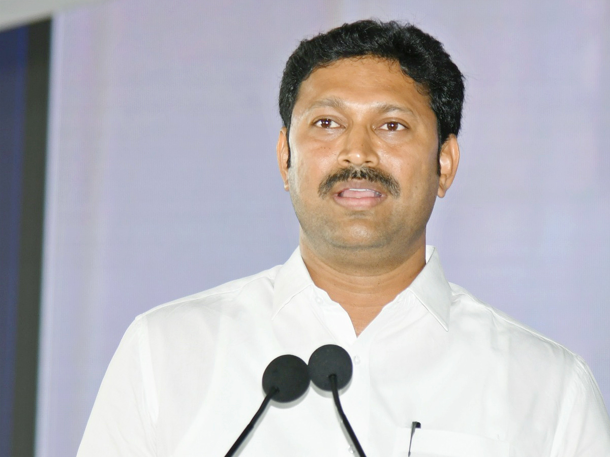 CM YS Jagan Participates in Oberoi Hotel Foundation Stone Program Photos - Sakshi25