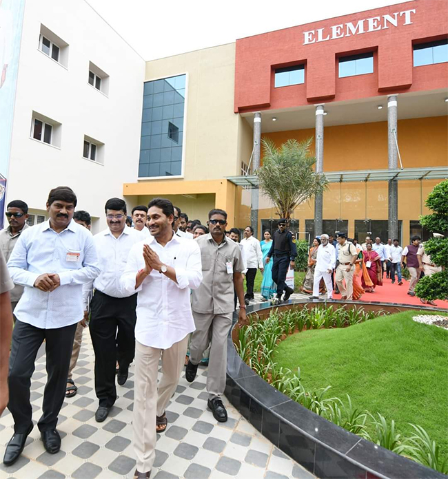 CM YS Jagan Inaugurates A Host Of Facilities Of At AU - Sakshi14