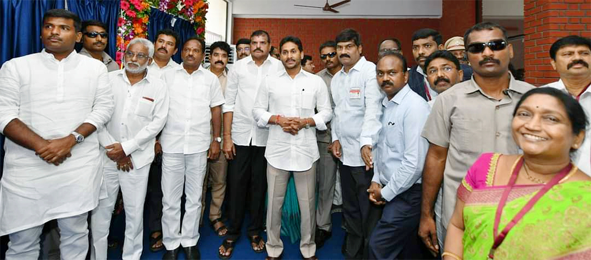 CM YS Jagan Inaugurates A Host Of Facilities Of At AU - Sakshi3