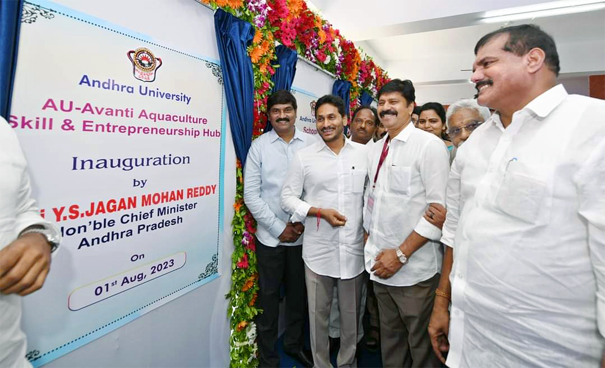 CM YS Jagan Inaugurates A Host Of Facilities Of At AU - Sakshi5