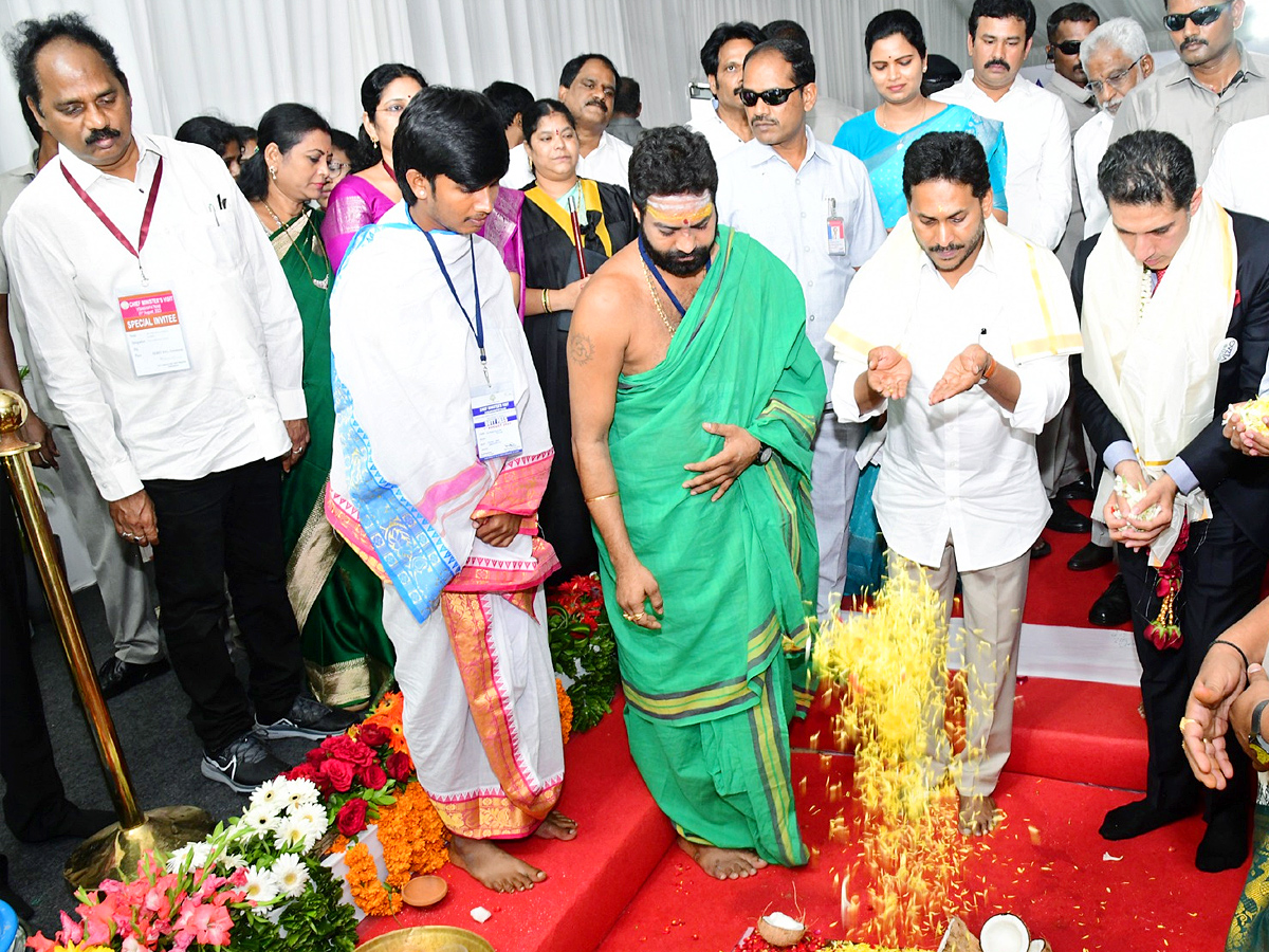 CM YS Jagan Visakha Tour Photos - Sakshi6