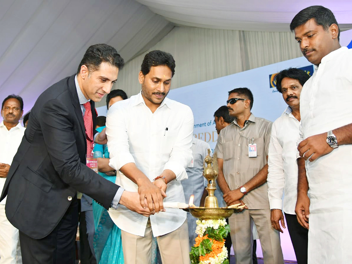 CM YS Jagan Visakha Tour Photos - Sakshi8