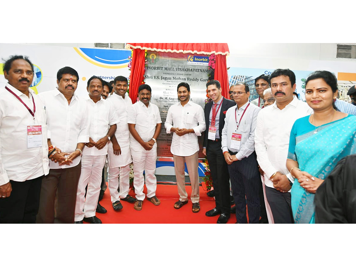 CM YS Jagan Visakha Tour Photos - Sakshi9