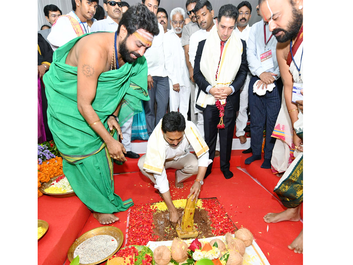 CM YS Jagan Visakha Tour Photos - Sakshi2