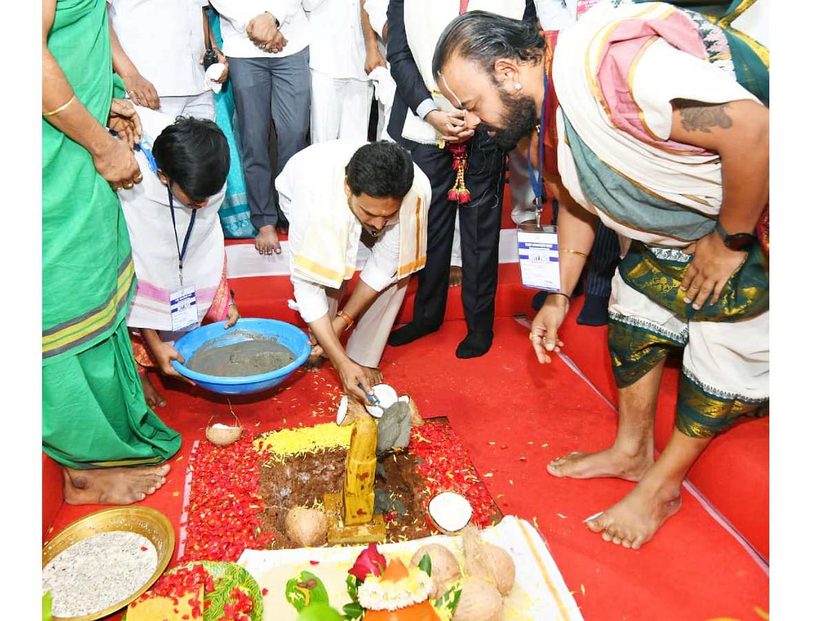 CM YS Jagan Visakha Tour Photos - Sakshi3