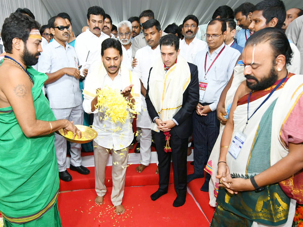 CM YS Jagan Visakha Tour Photos - Sakshi5