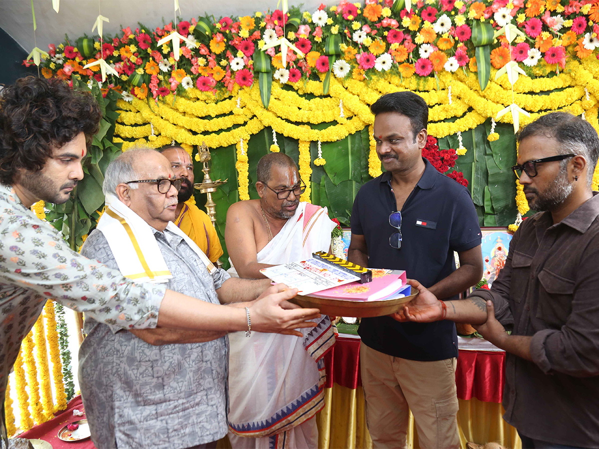 Bommarillu Bhaskar Siddhu Jonnalagadda new movie launched - Sakshi15