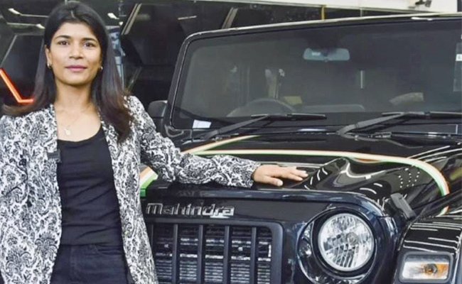 Mahindra gifts Thar to Nikhat Zareen for winning boxing championship Photos - Sakshi4