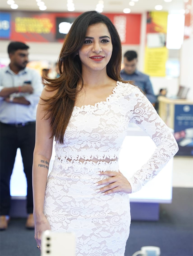 Actress Ashu Reddy Samsung New Mobile Launch Pics - Sakshi15