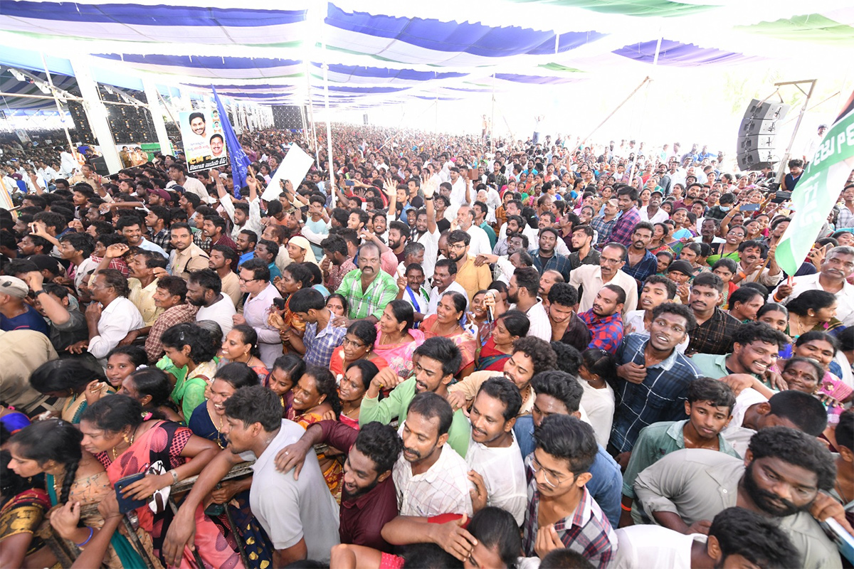 Huge Crowd  At CM YS Jagans Amalapuram Public Meeting - Sakshi2