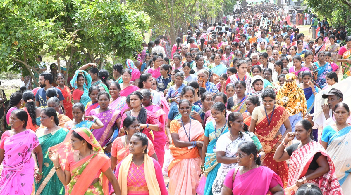 Huge Crowd  At CM YS Jagans Amalapuram Public Meeting - Sakshi34