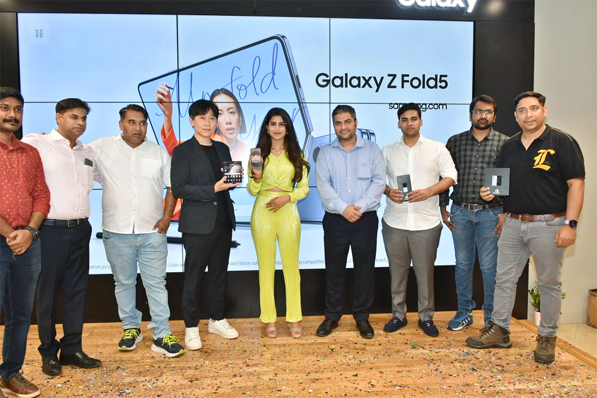 Actress Srilekha Photos in new launching Samsung Galaxy smartphones - Sakshi17